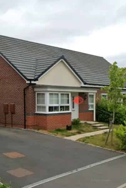 Spacious Bungalow near Shops and Country Walks