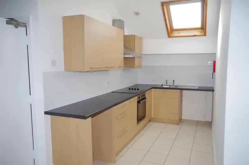 Studio Flat to Let in BL1