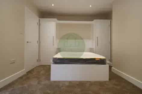 2 Bedroom House Leeds Fully Refurbished 63m²