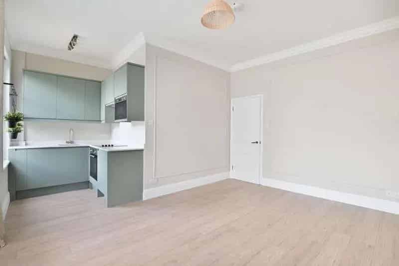 2 Bed Flat for Sale Near Roundwood Park