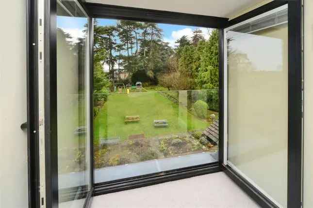 6 Double Bedroom Detached House Southborough Estate Surbiton