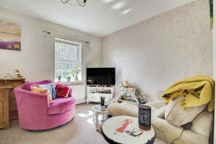 Two-Bedroom Apartment near Stanborough Lakes