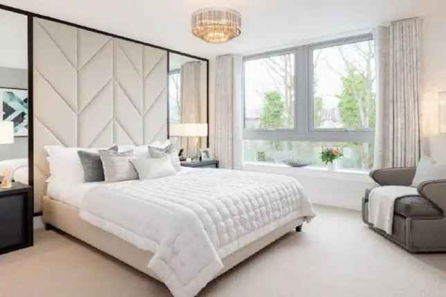 Flat for sale in Kennington Road, London SE11