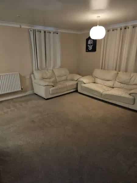 Ground Floor Flat Near Shops Parks and Bus Station
