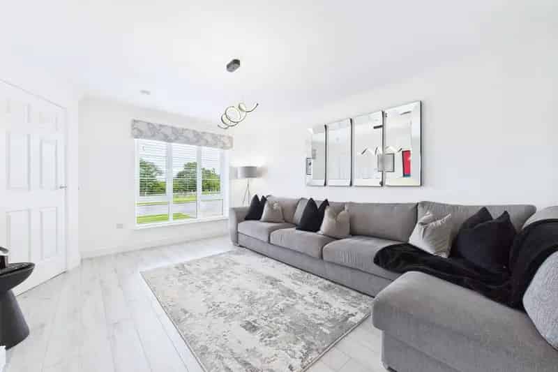 3 Bedroom Semi Detached House to Rent Cambuslang