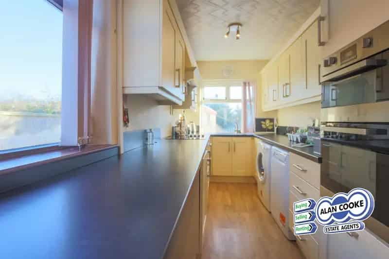 3 Bedroom Semi Detached House to Rent No Chain