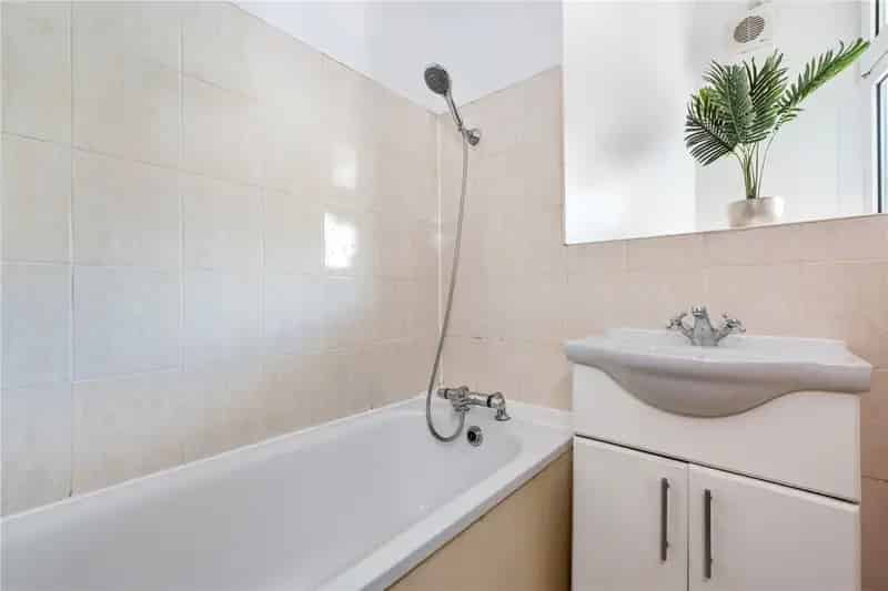 2 Bedroom Flat near Spitalfields Market London