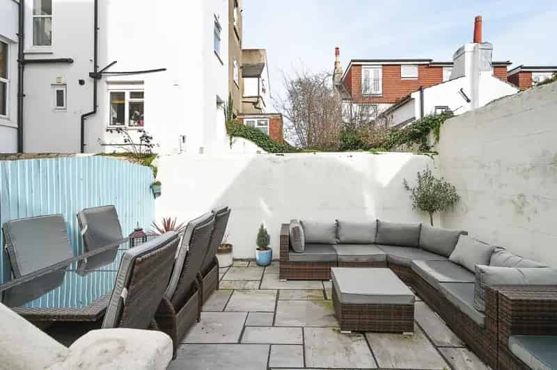 2 Bedroom Apartment Brighton - Garden Apartment Near Station