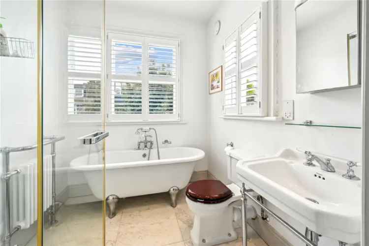 4 Bedroom House in London