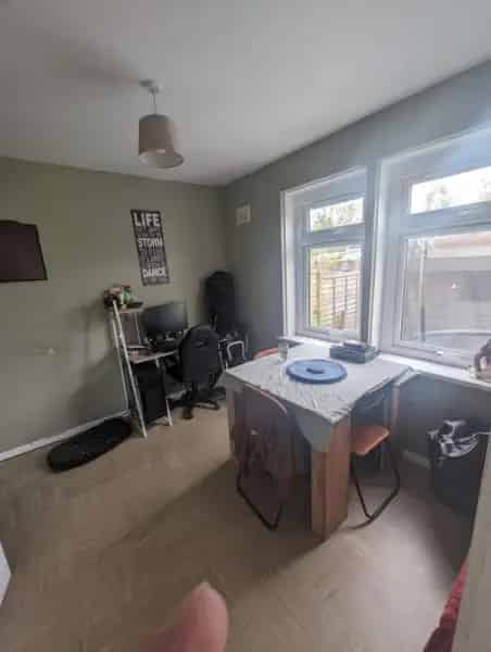 3 Bed End Terrace House with Wrap Around Garden
