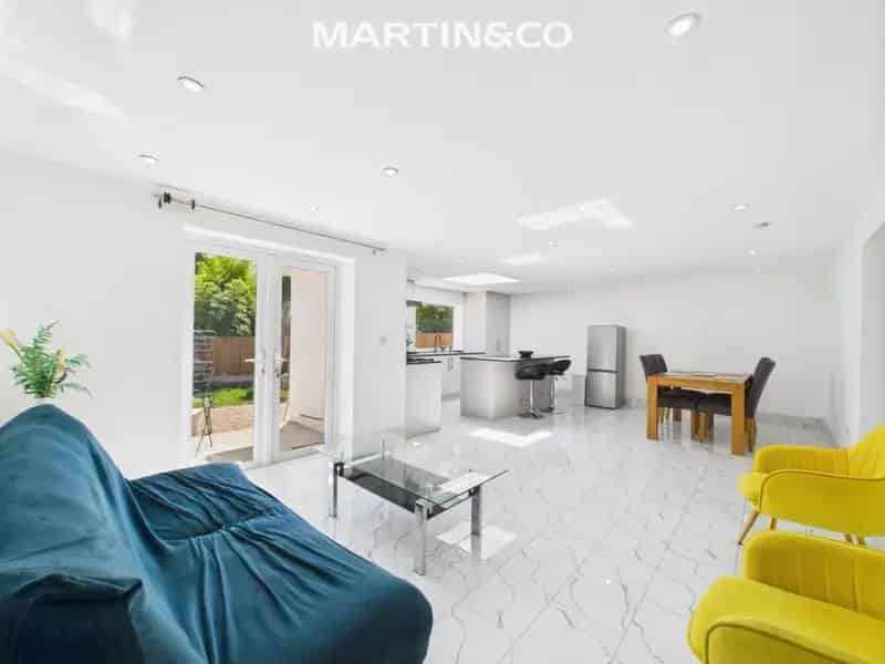 4 bedroom House
 For Sale
