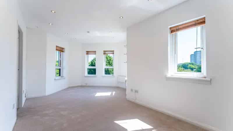 One Bedroom Flat Near Glasgow City Centre