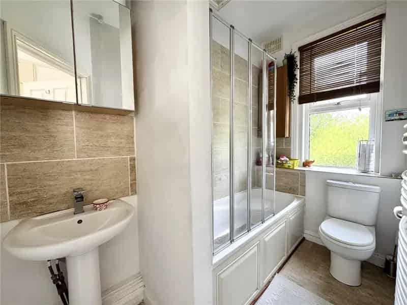 2 Bedroom Flat Bournemouth Spacious Maisonette Private Garden