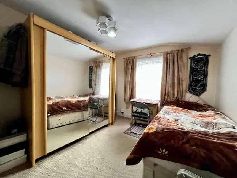 3 Bed End Terrace House For Sale Mixed Use Potential