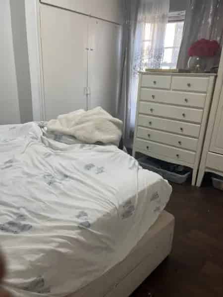 One Bedroom Flat with Lift Access and Large Living Room