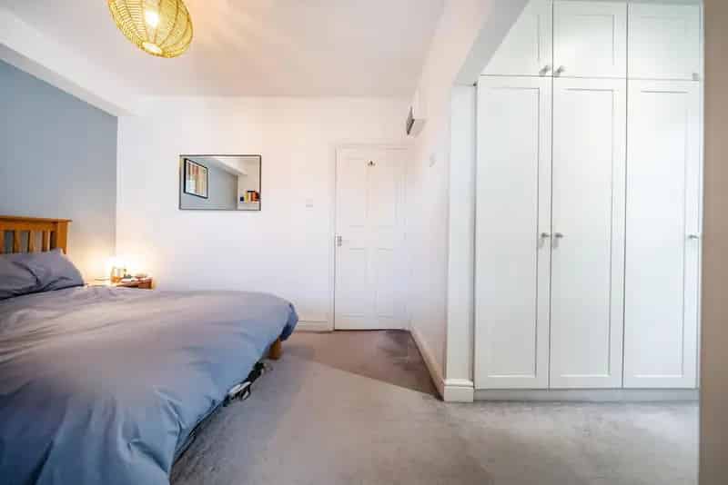 One Double Bedroom Apartment Near Clapham Junction