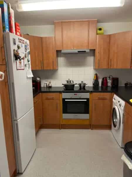 2 Bedroom Flat Near Victoria Line  New Building with Balcony