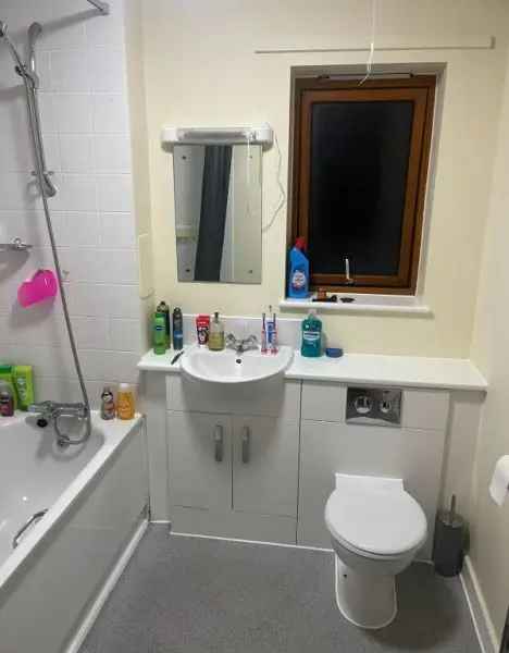 Flat For Rent in Wealden, England