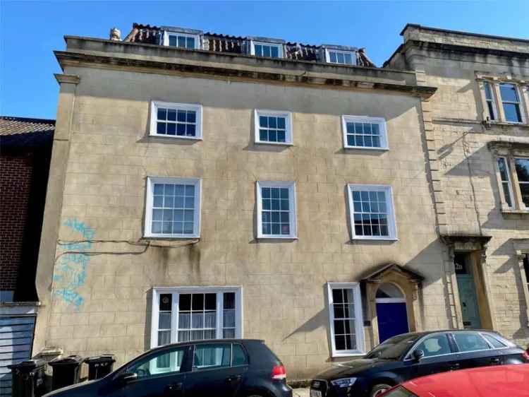 2 Bedroom Garden Maisonette for Sale