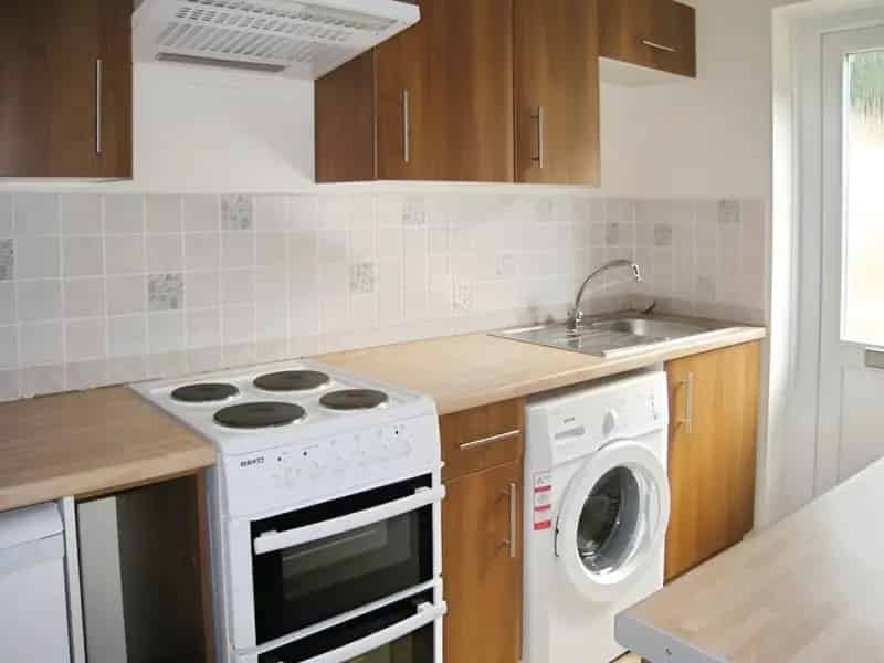 8 Bedroom House with 2 Self Contained Flats Investment Opportunity