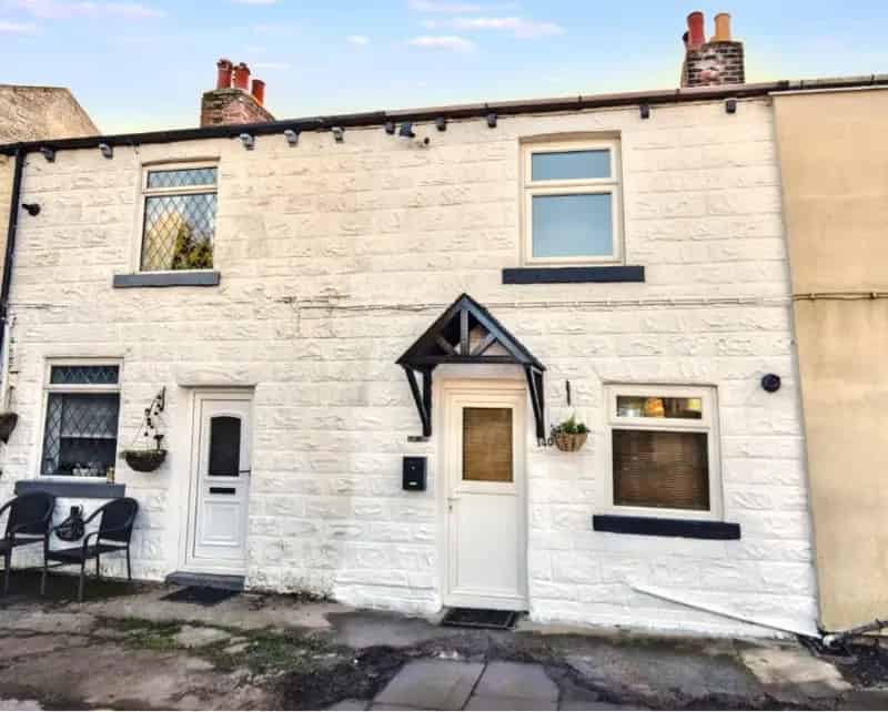 Stunning Two Bedroom Terraced House WF4 - Large Garden & Off Road Parking
