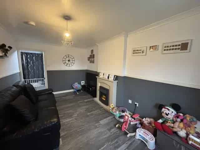 2 Bedroom Semi-Detached House for Sale in Shettleston
