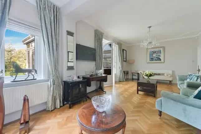 6 Bedroom Edwardian House for Sale in Cheam