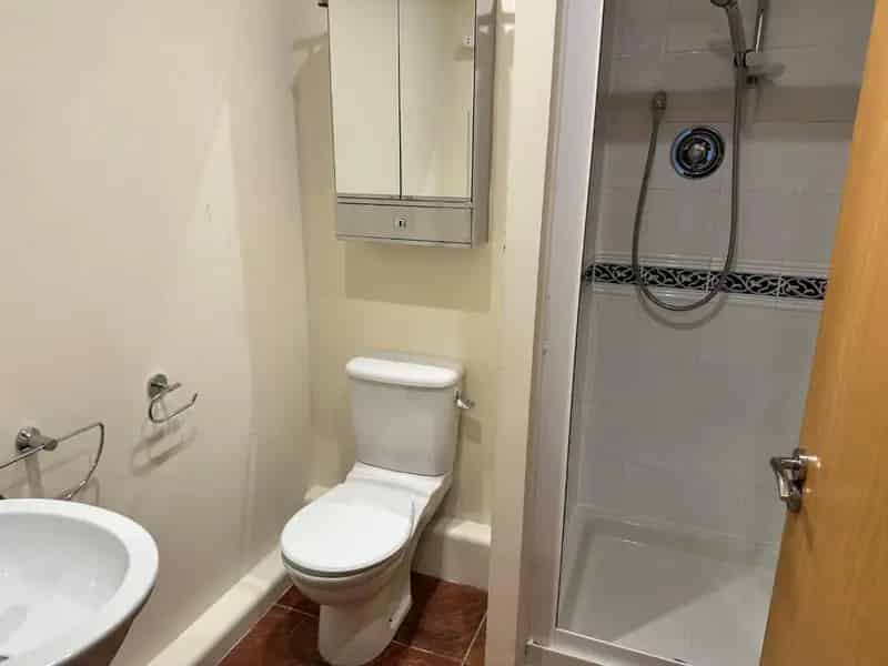 2 Bedroom Flat to Let in Meanwood
