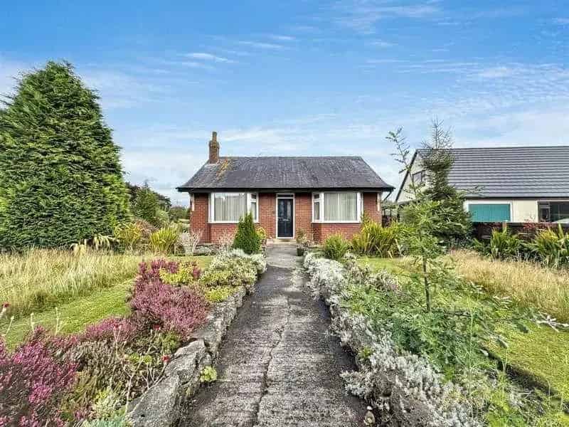 2 bed house for sale