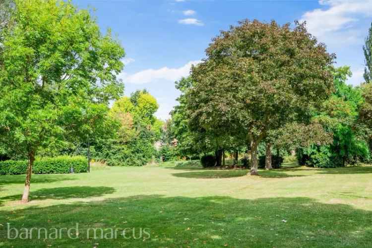 Two Double Bedroom Flat Peckham Rye Close to Park and Station