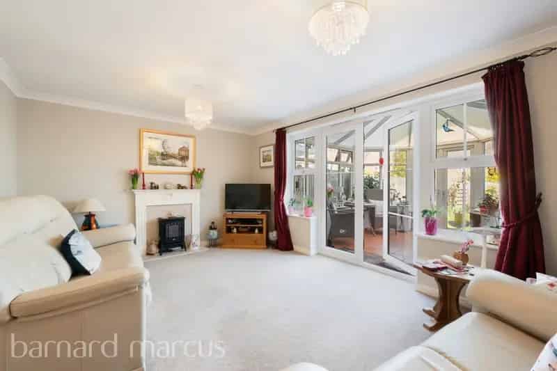 Spacious 3-Bedroom Terraced House Epsom Livingstone Park