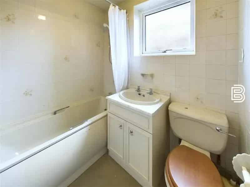 3 Bed House for Sale Modernisation Required No Upward Chain