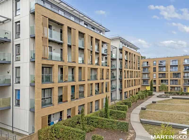 2 bedroom Flat
 For Sale