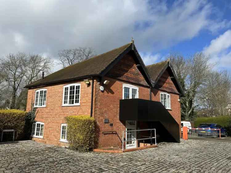 Refurbished Office Suite in Theale with Parking