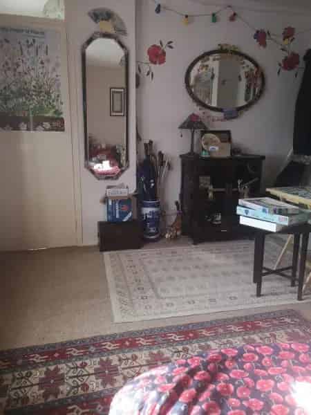 2 Bed Semi Detached House Near Schools