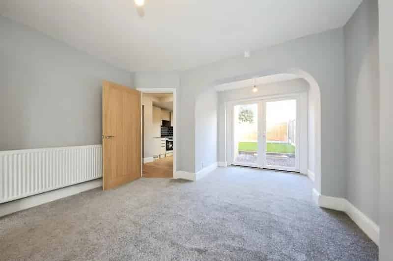 3 Bedroom Family Home Extended Kitchen Ample Parking