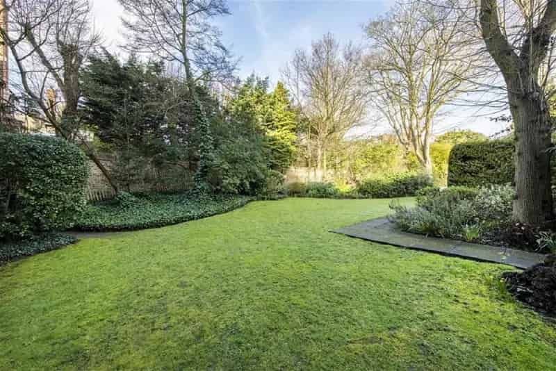 Flat For Sale , London, England