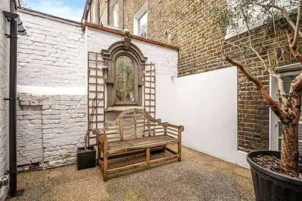 Two Bedroom Freehold Property Gunter Grove London