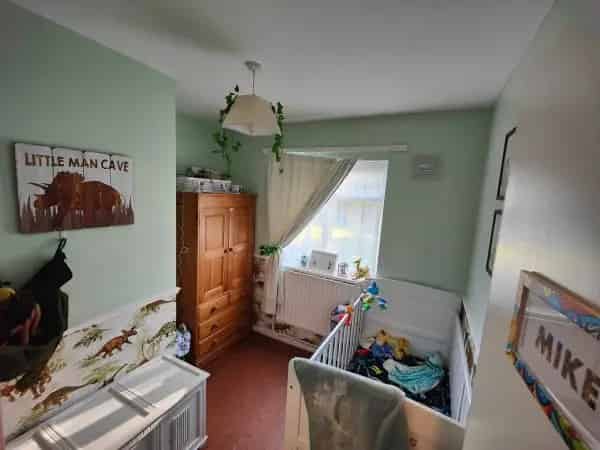 2 Bed Ground Floor Flat Near Family New Flooring Forever Home