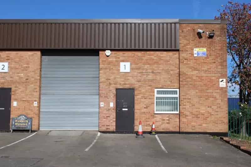 Industrial Unit To Let Central Reading - 3 Parking Spaces