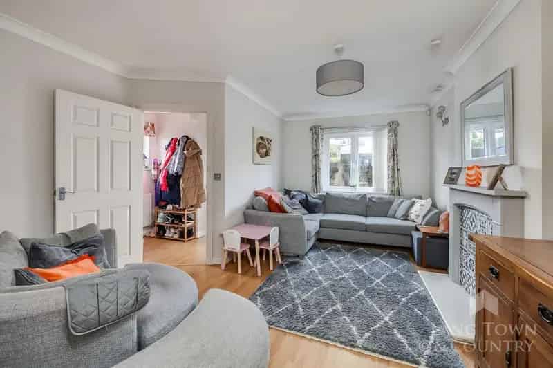 3 Bed House for Sale in Woodford