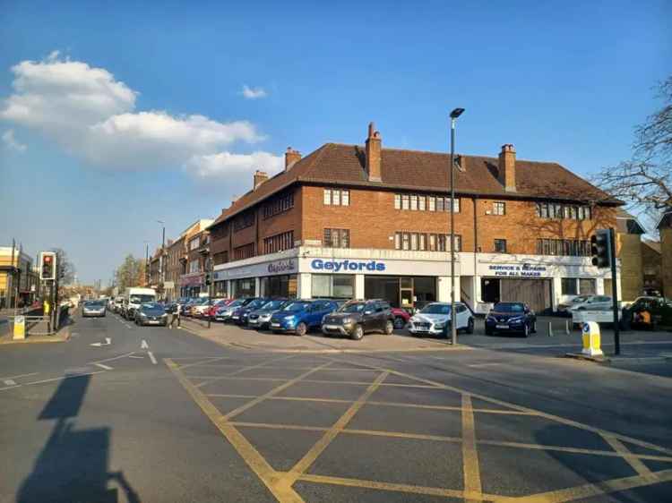 Car Showroom for Sale - Wallington - 8 Car Display