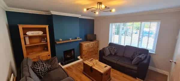 3 Bedroom 3 Storey House Swap - Large Garden & Outbuilding