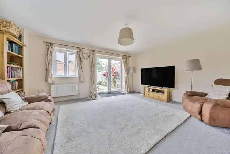 3 Bed House for Sale Ashford Hill - Near Primary School