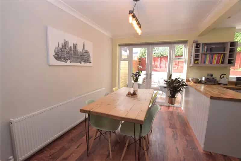 3-Bedroom House in Town with Off-Street Parking and Garden