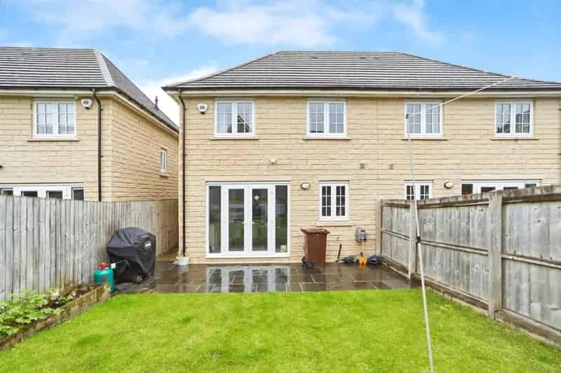 Modern 3-Bed Family Home in Horsforth Vale