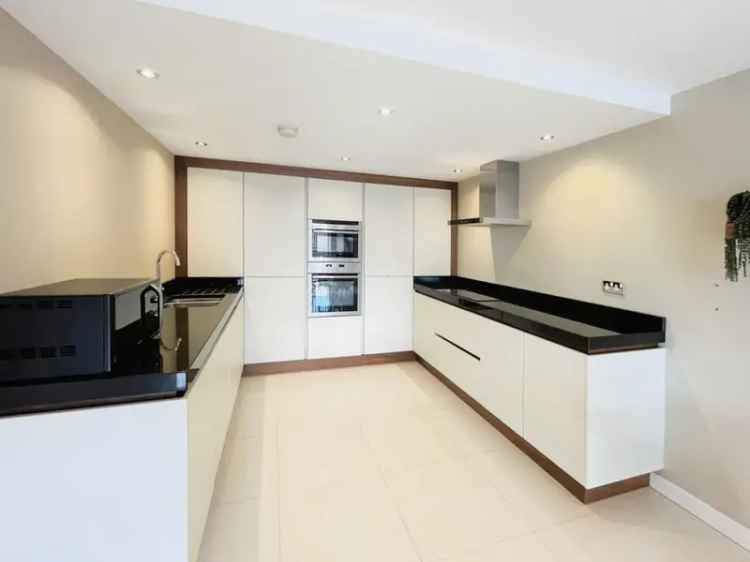2 Bed Duplex Apartment for Sale in The Quays