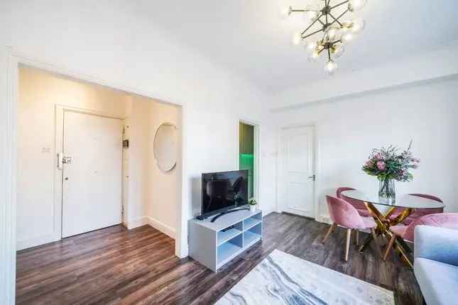 Flat to rent in Park Lane, London W1K