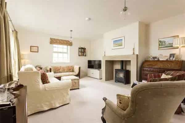 6-Bedroom House with Stunning Kitchen and Garden West House Gardens