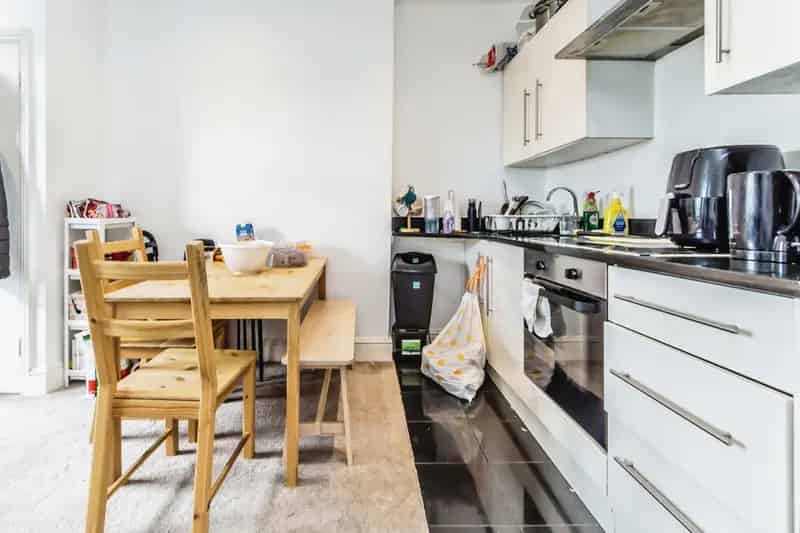 Two-Bedroom Top Floor Flat No Onward Chain